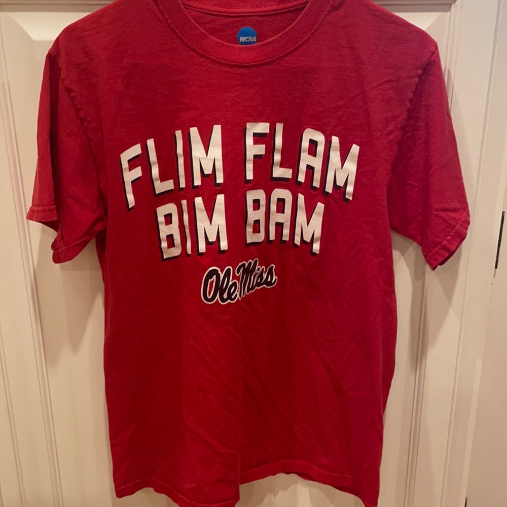 Ole miss Tshirt size medium